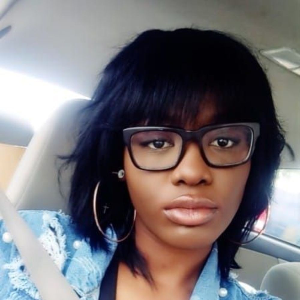 Meet your Posher, Tiffany